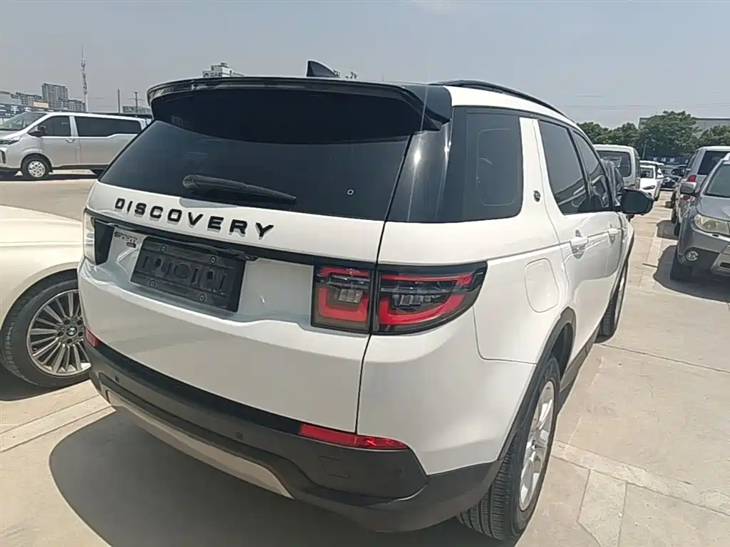 Land Rover Discovery Sport 2020 200PS Family Edition фото 7
