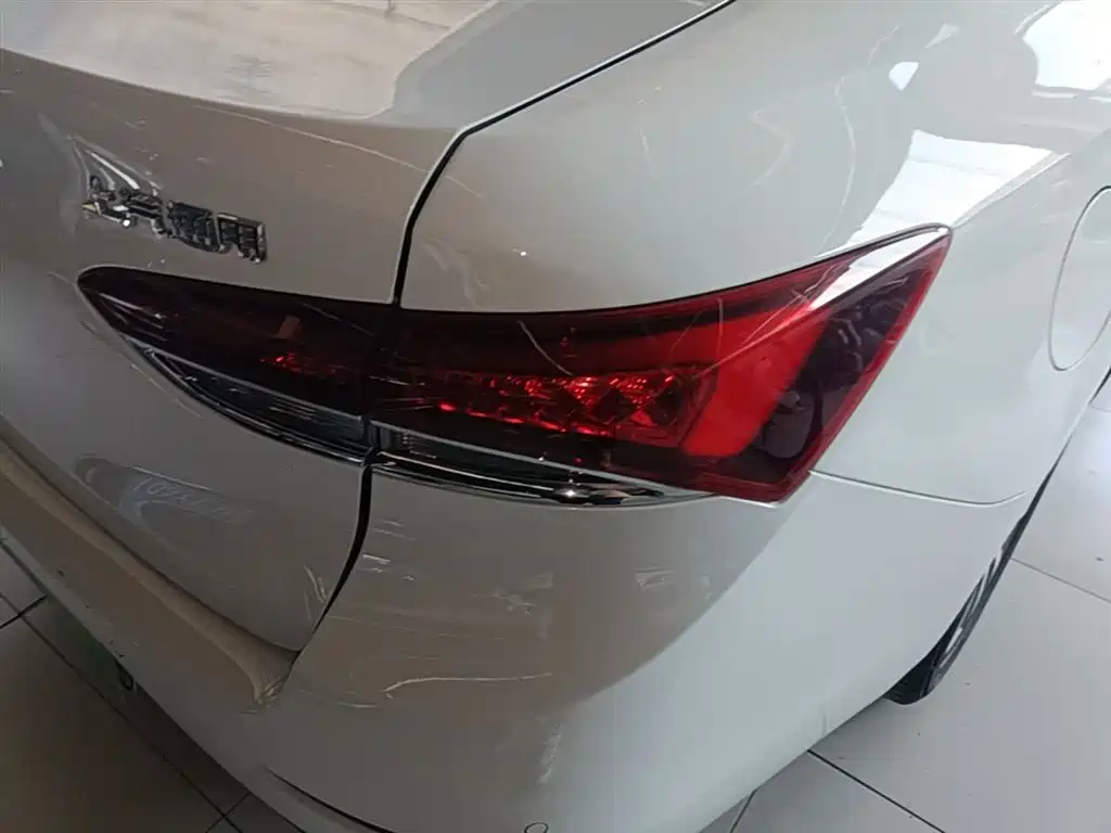 Buick Excelle 2021 Facelift 1.3T Auto Mild Hybrid Elite фото 8