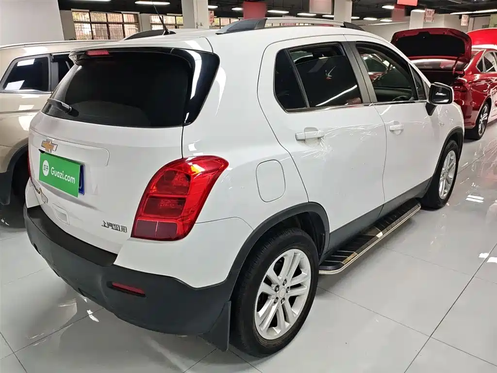 Chevrolet Trax 2016 1.4T Automatic 2WD Comfort Sunroof Edition фото 7