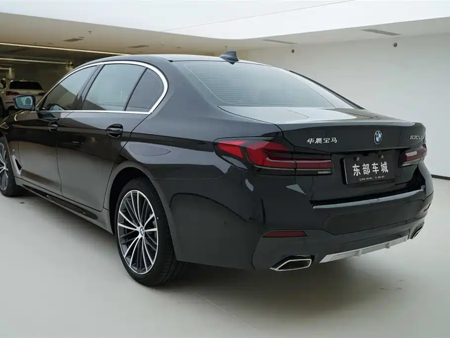 BMW 5 Series 2023 530Li Leading M Sport Package фото 13