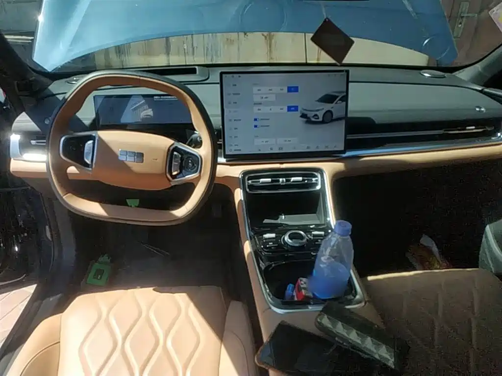 Geely Galaxy Galaxy A7 2025 EM-i фото 10