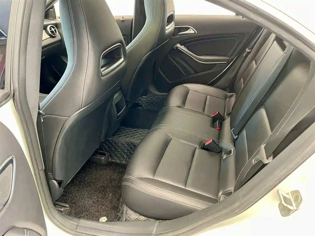 Mercedes-Benz CLA (Import) 2017 Facelift CLA 200 Style фото 7