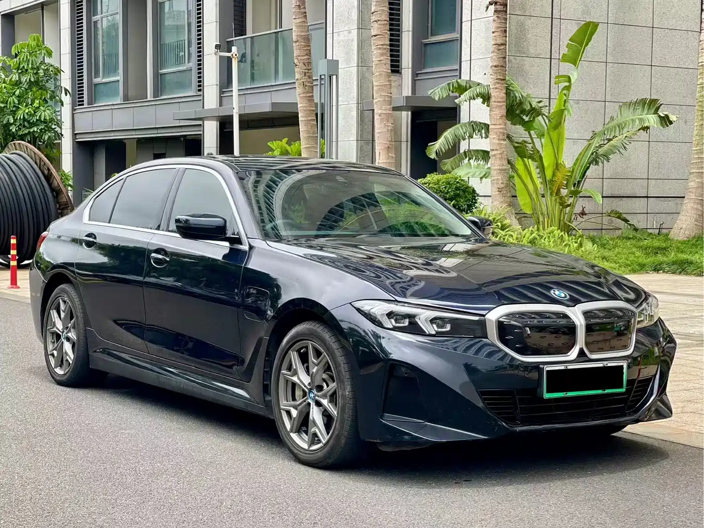 BMW i3 2024 eDrive 35 L фото 3