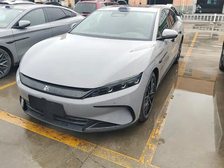 BYD Han 2025 DM-i Smart Driving Edition 125KM Honor