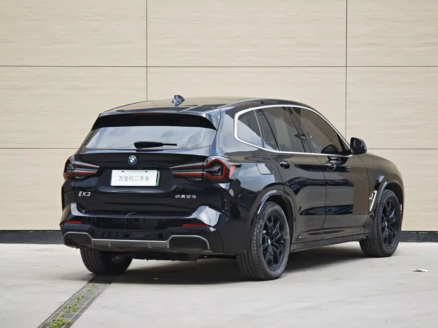 BMW iX3 2024 Leading Edition фото 4