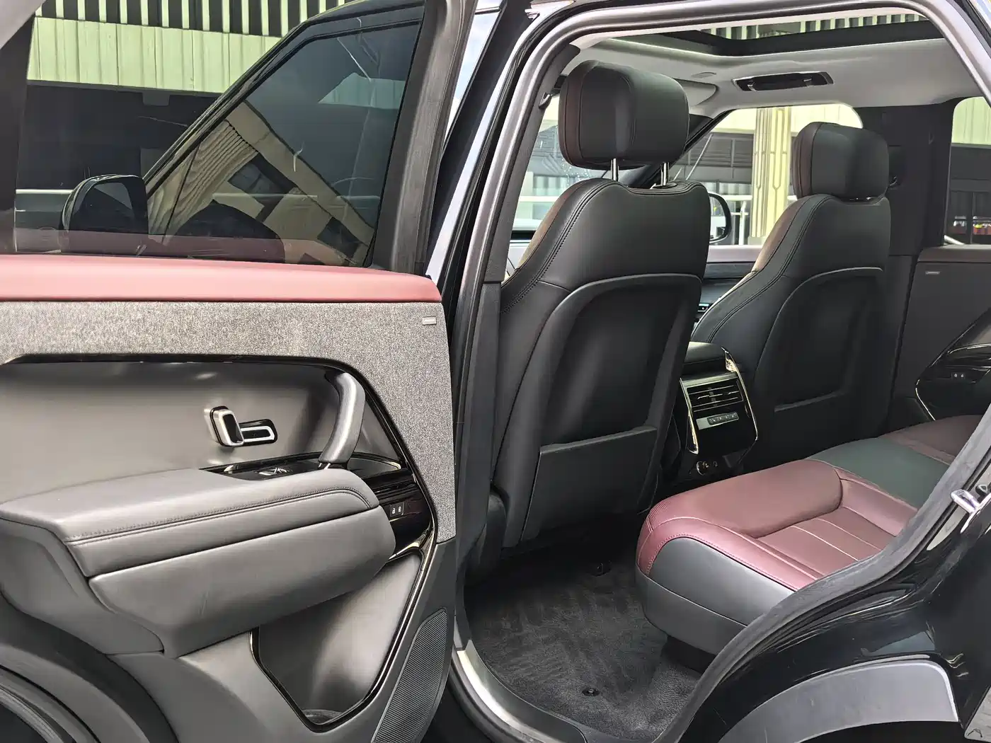 Land Rover Range Rover Sport 2023 400PS Dynamic SE фото 11