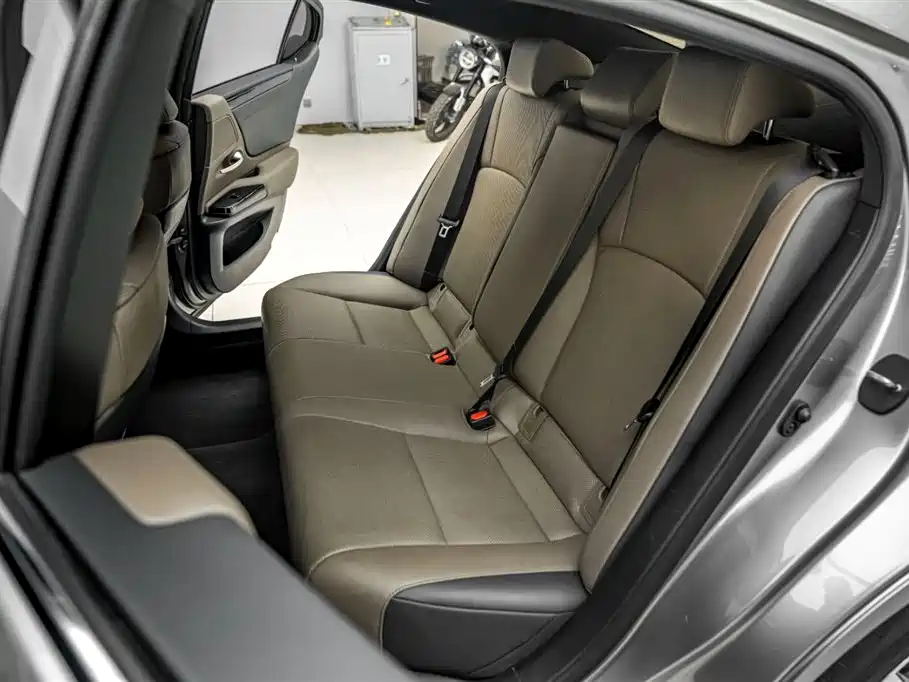 Lexus ES 2022 200 Excellence Edition фото 28
