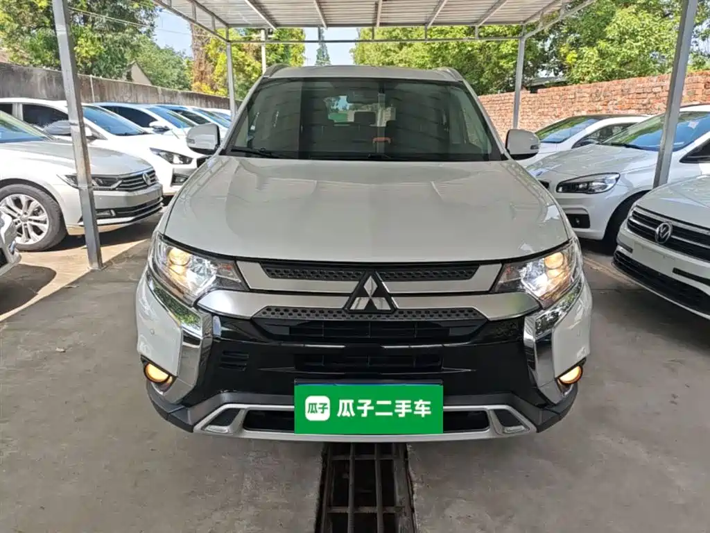Mitsubishi Outlander 2019 2.0L 2WD Enjoy Edition 5-seater China V фото 3