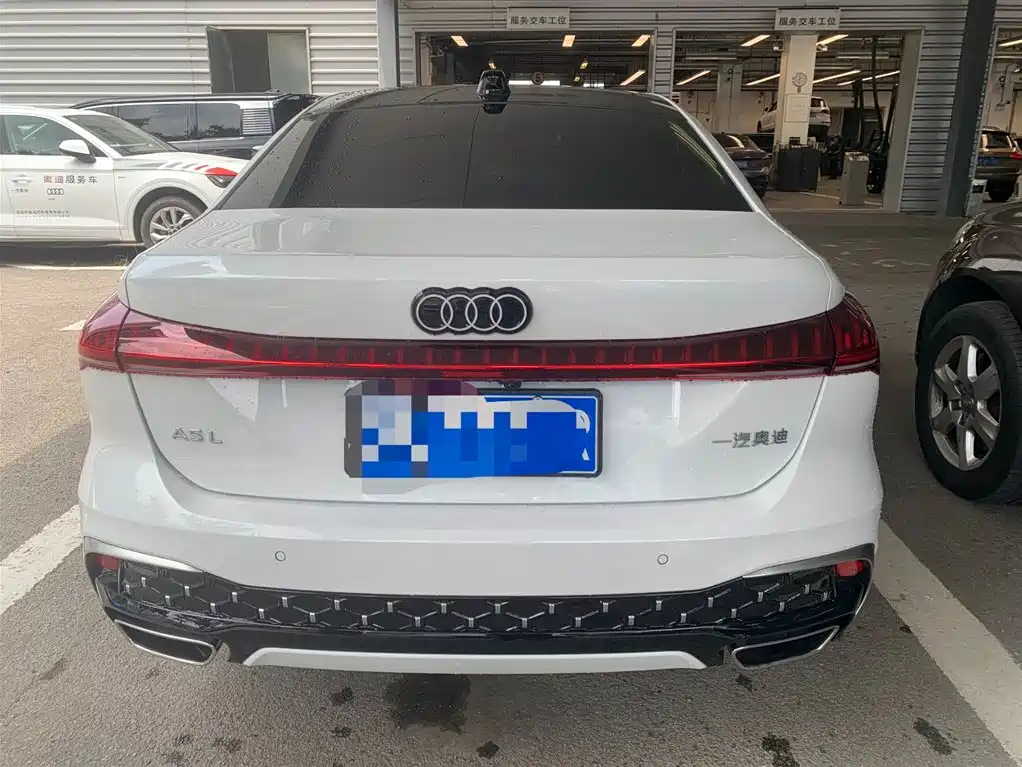 Audi A5L 2025 2.0T Navigation Edition фото 3