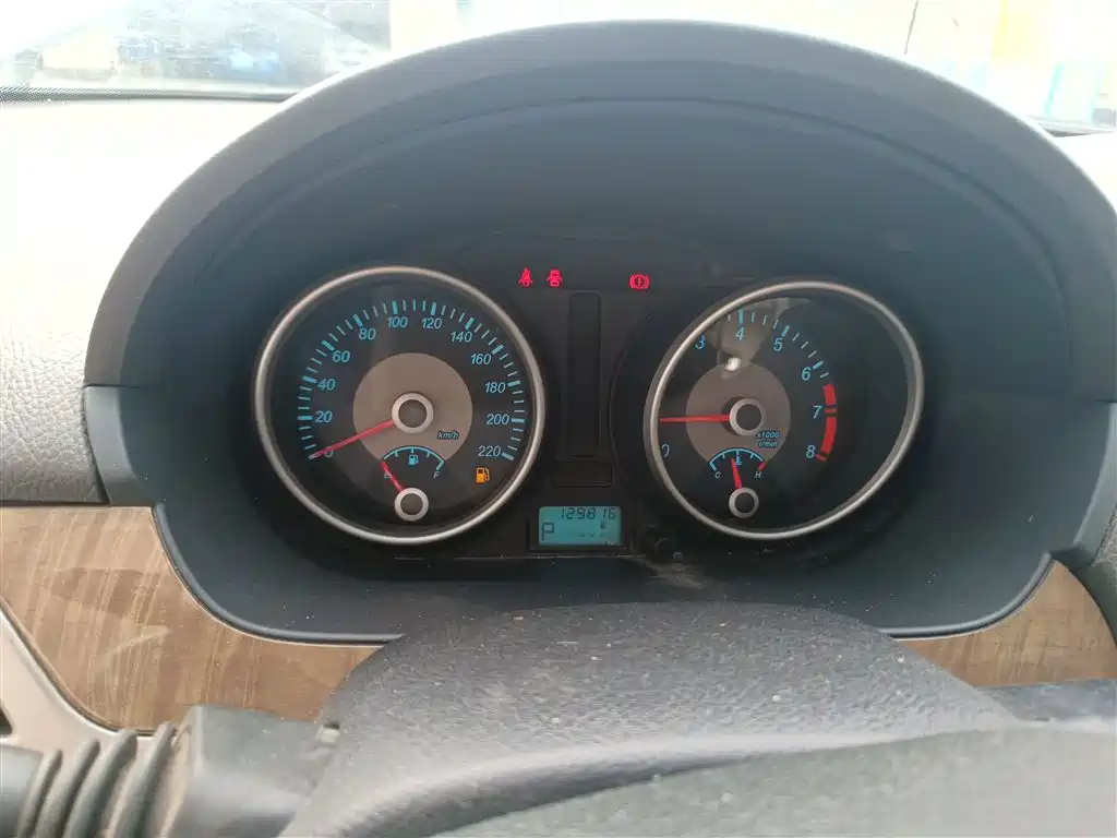 Buick Excelle 2015 1.5L Automatic Classic фото 12