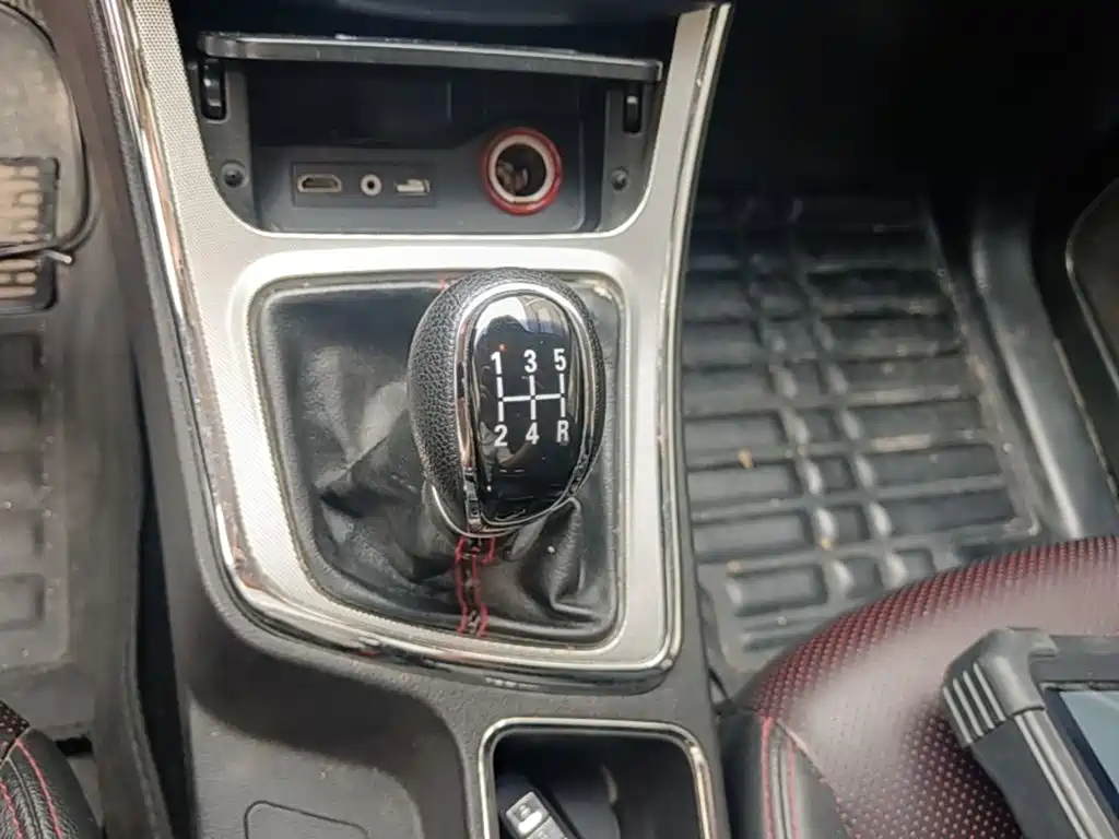 Baojun 560 2015 2015 1.8L Manual Luxury