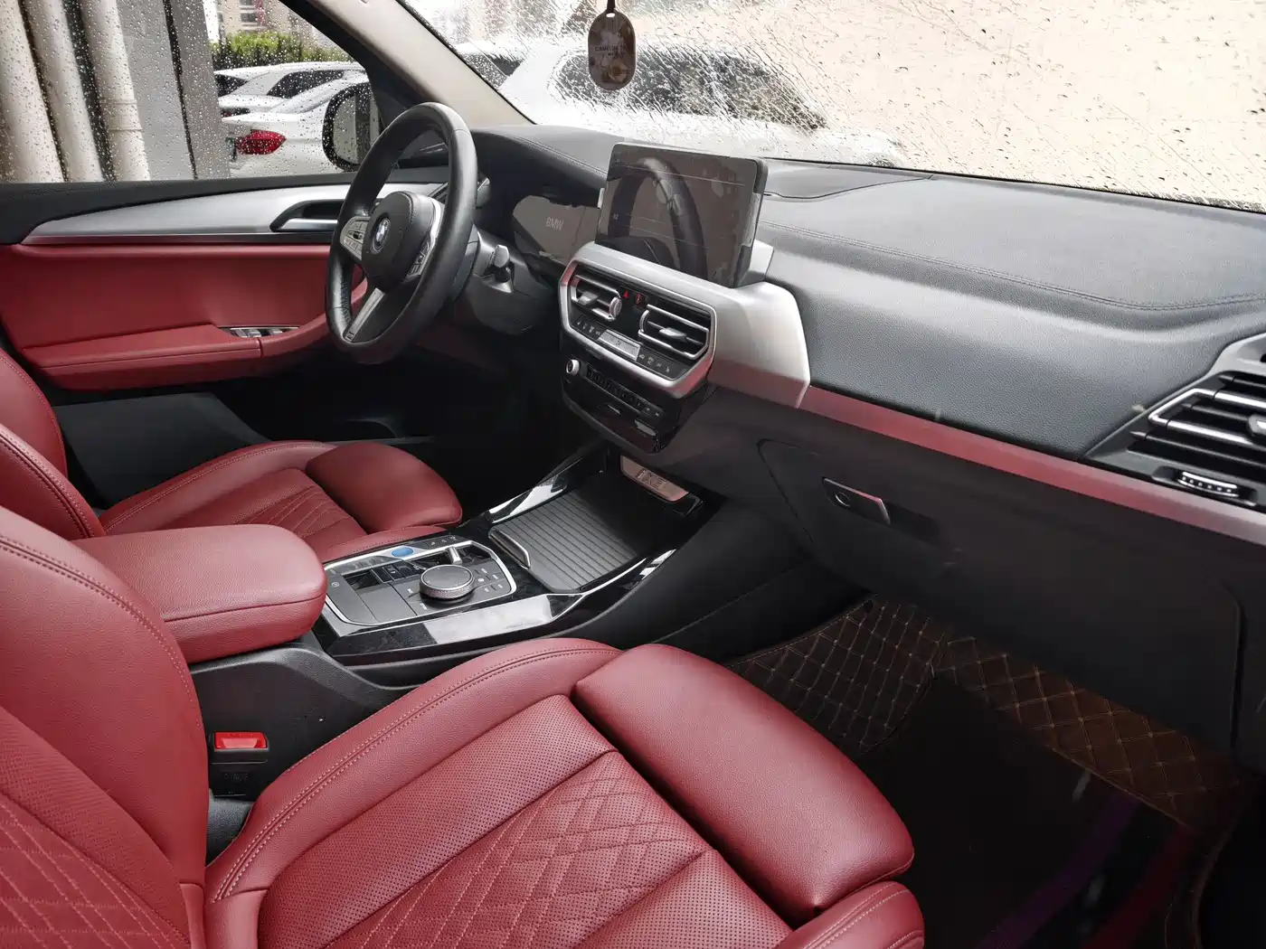BMW iX3 2024 Innovation Leader фото 12