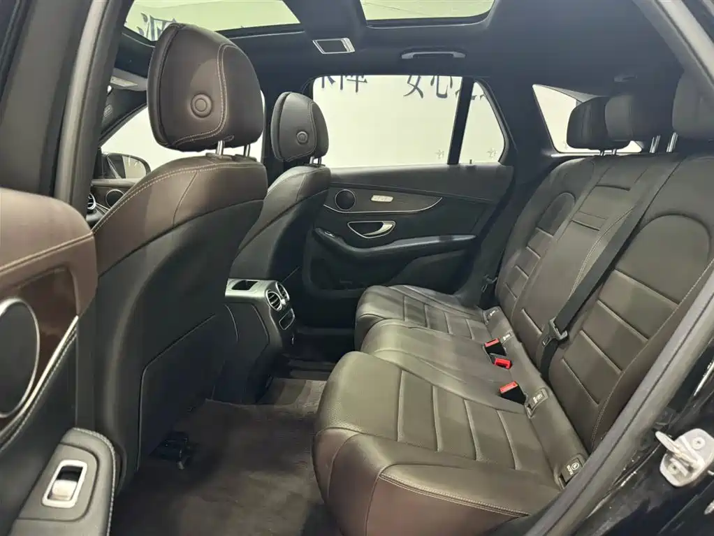 Mercedes-Benz GLC 2020 GLC 260 L 4MATIC Luxury фото 4