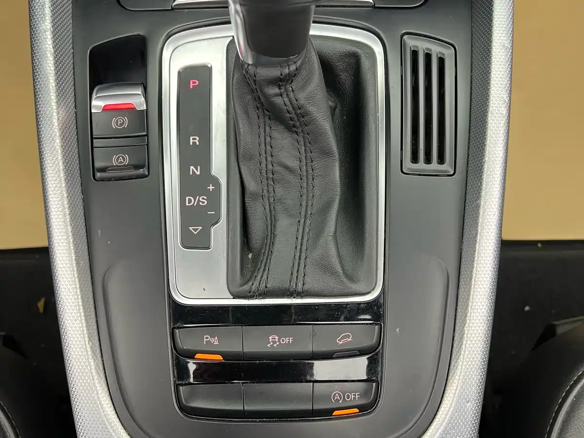 Audi Q5 2016 40 TFSI Technology Model фото 13