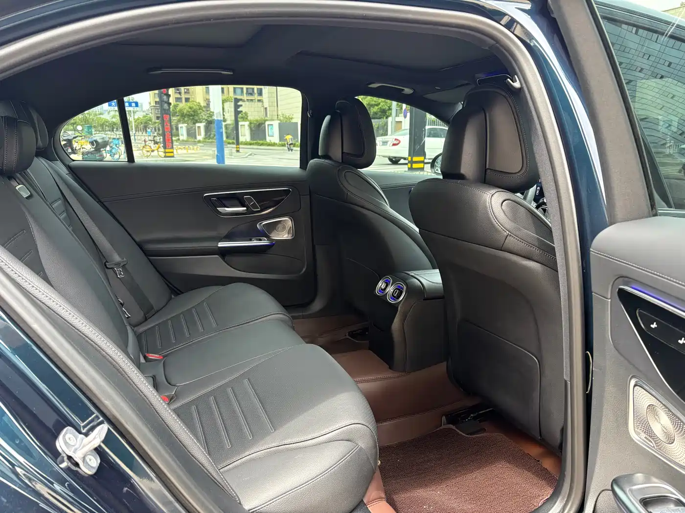 Mercedes-Benz C-Class 2024 C 260 L Night Edition Sport фото 9