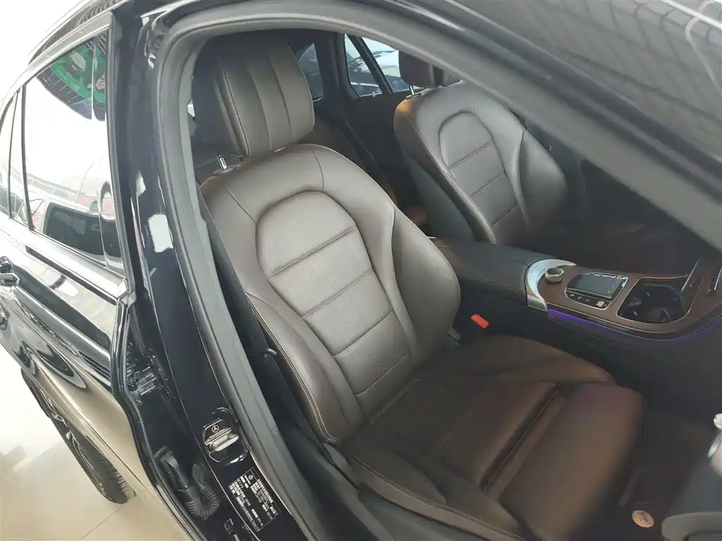 MERCEDES-BENZ GLC