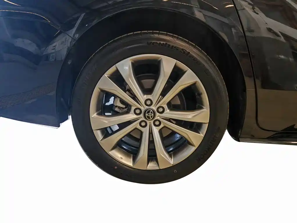 Toyota Sienna 2024 2.5L Hybrid Ultimate Premium Edition фото 5