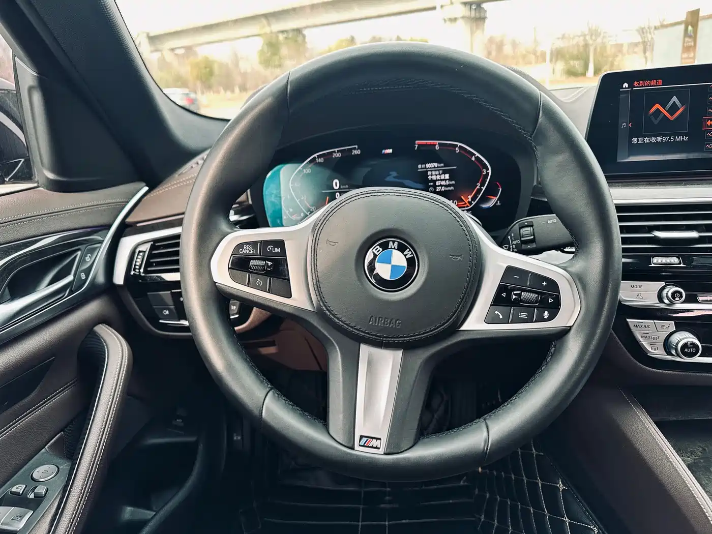 BMW 5 Series 2020 525Li M Sport Package фото 11