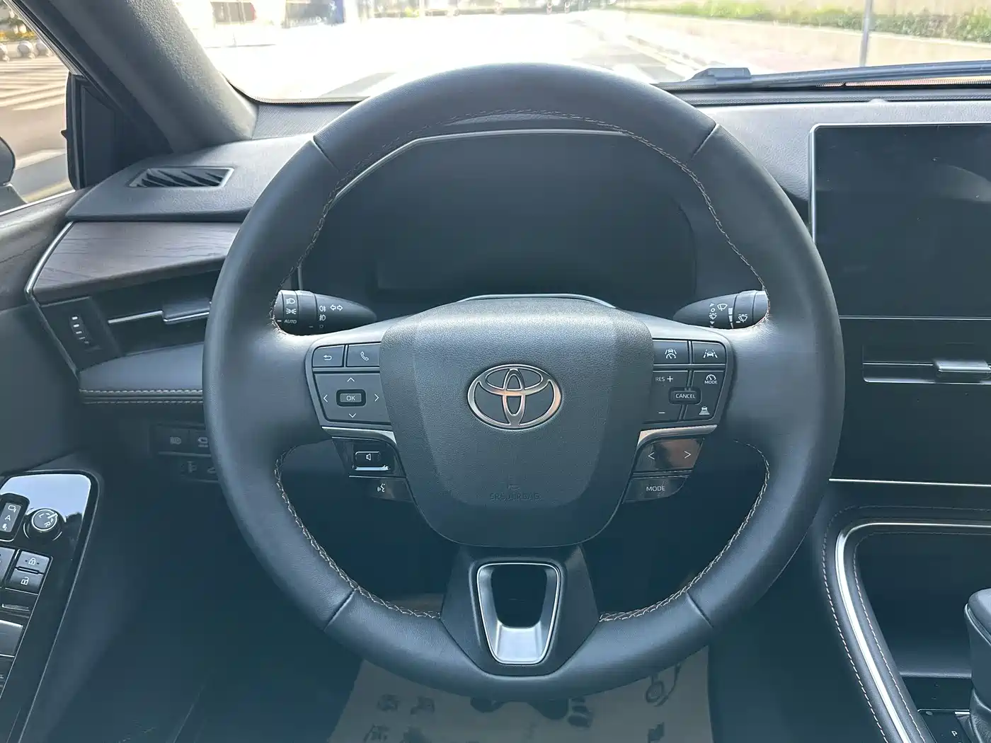 Toyota Avalon 2024 Model Hybrid 2.0L Prestige Edition фото 13