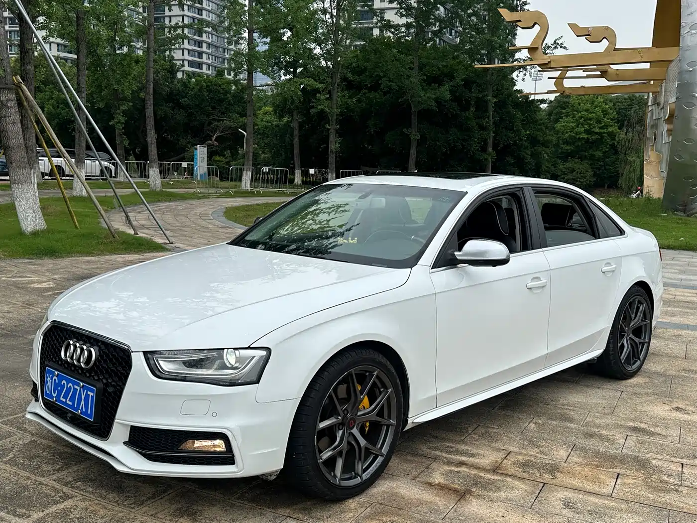 Audi A4L 2013 40 TFSI quattro Personality Sport