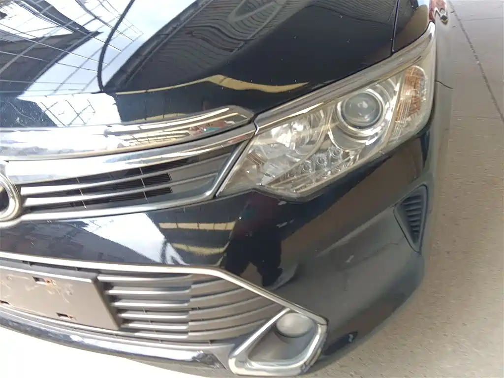 Toyota Camry 2015 2.0G Leading Edition фото 24