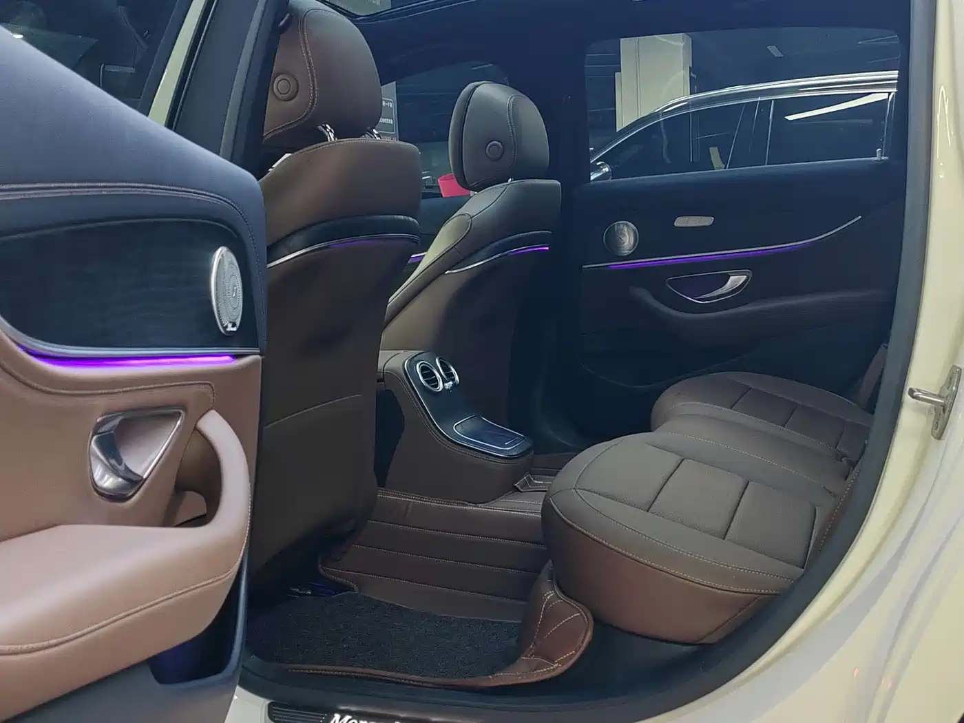 Mercedes-Benz E-Class, миниатюра 8