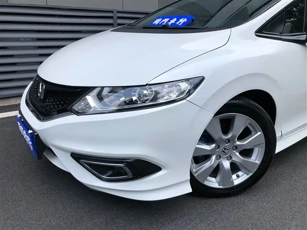 Honda Jade 2014 1.8L Automatic Comfort Elite 5-seater фото 3