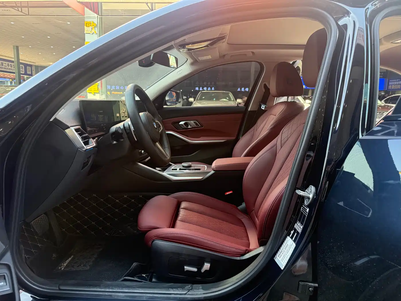 BMW 3 Series 2023 325Li M Sport Black Night Package фото 7