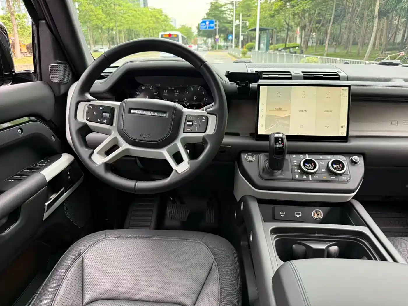 Land Rover Defender 2023 Facelift 110 3.0T P400 X-DYNAMIC HSE фото 7