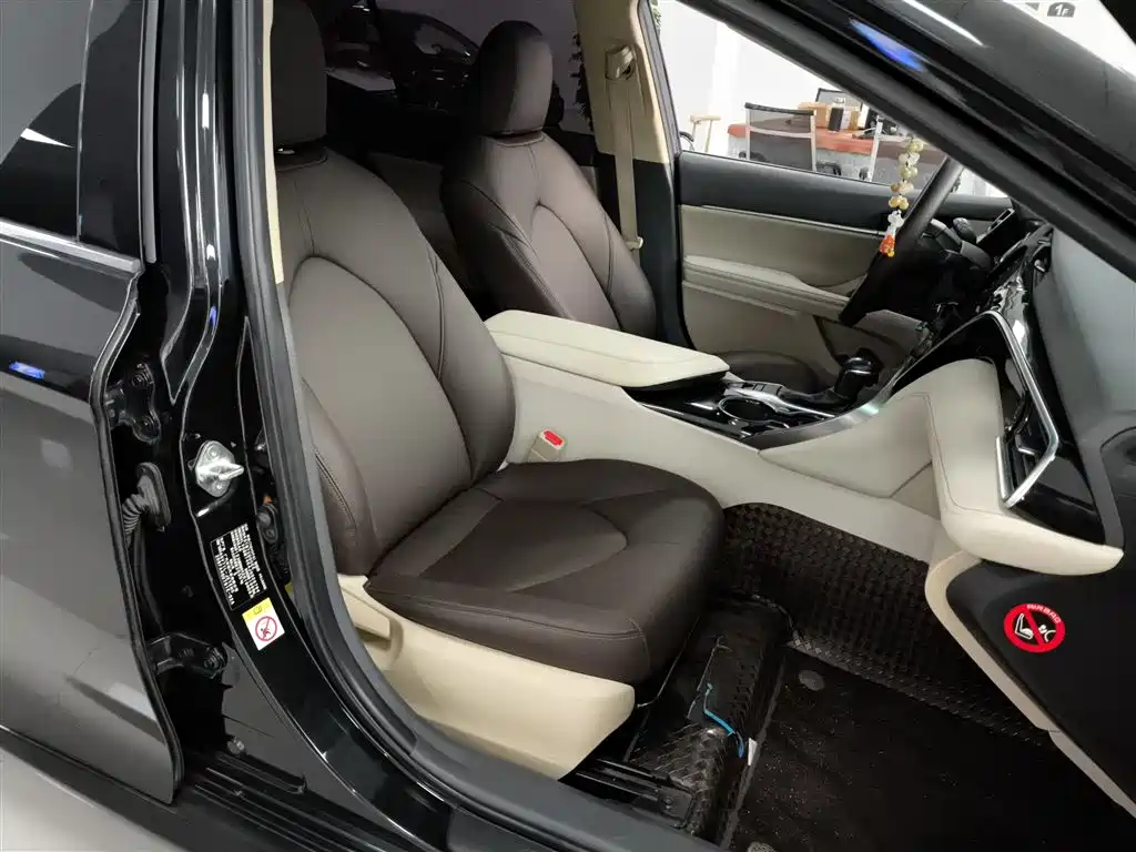 Toyota Camry 2018 2.0E Elite Edition фото 20