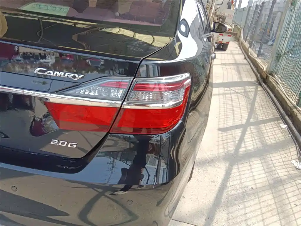 Toyota Camry 2015 2.0G Leading Edition фото 8