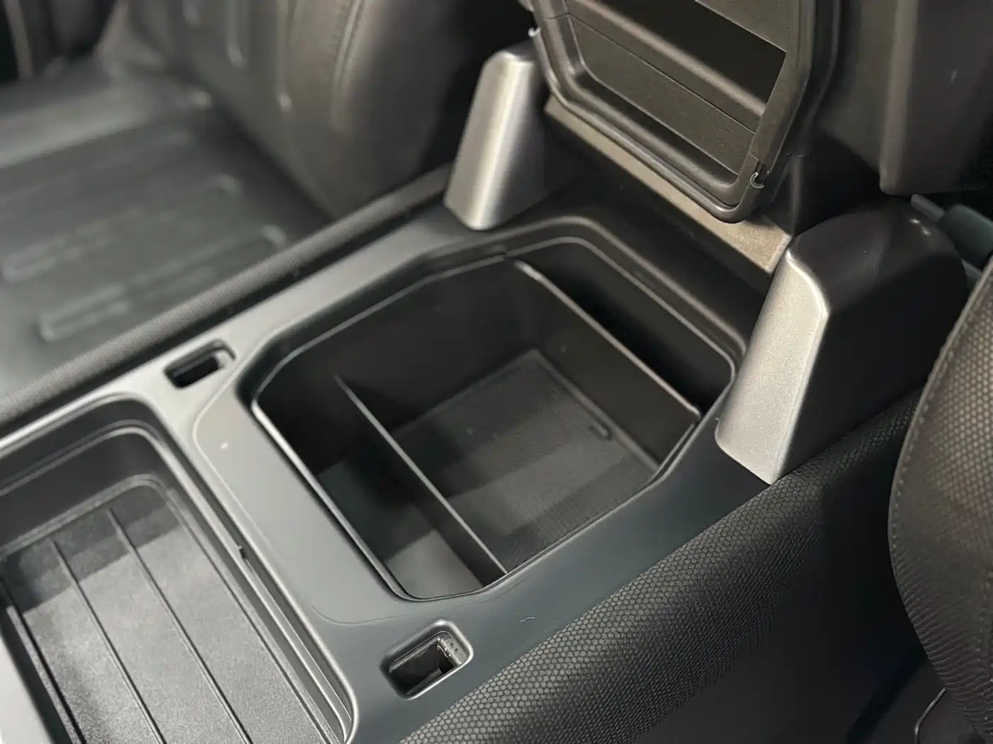 Land Rover Defender 2021 110 P400 X-DYNAMIC HSE фото 17