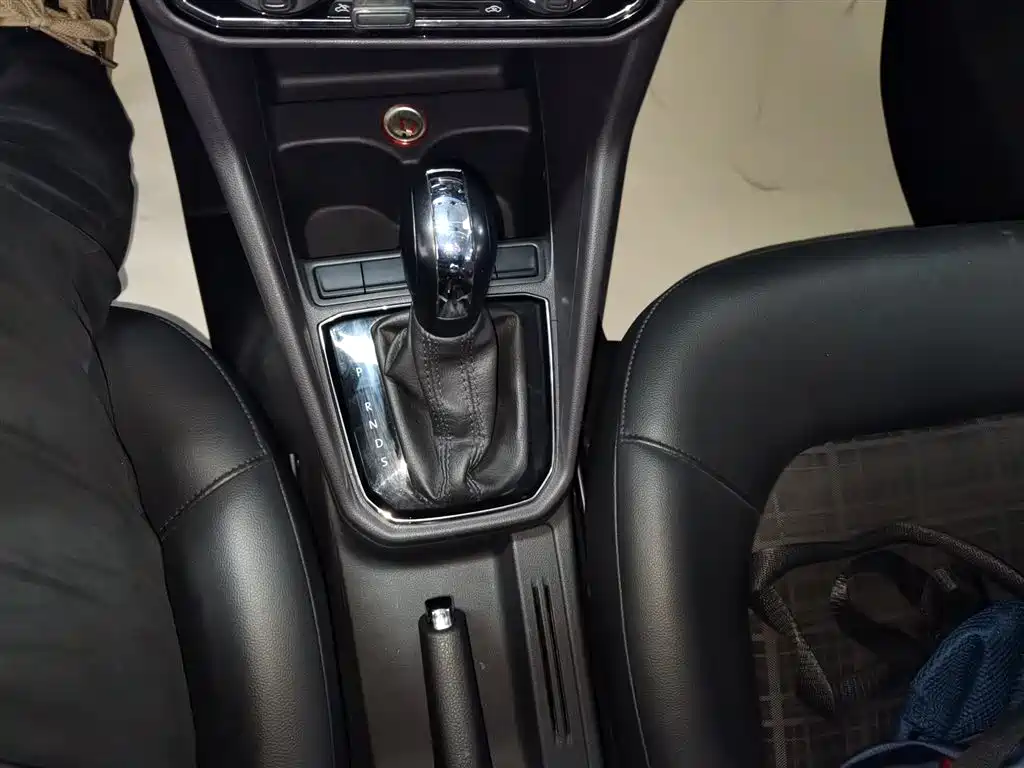 Volkswagen Jetta 2017 1.5L Automatic Comfort фото 14