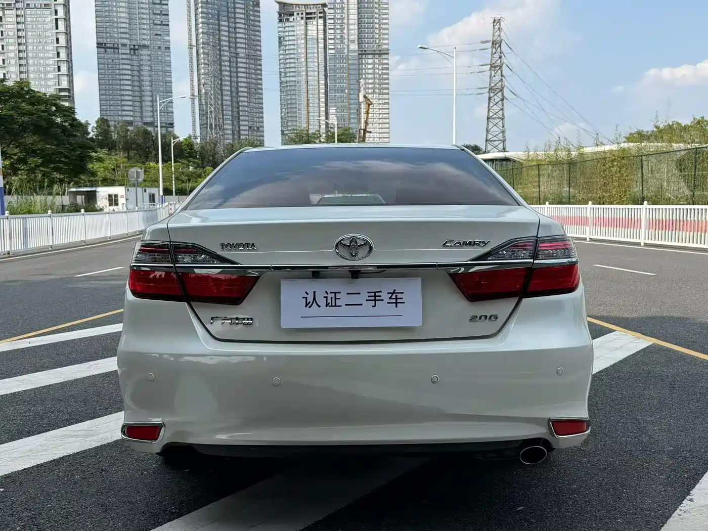 Toyota Camry 2015 2.0G Leading Edition фото 5