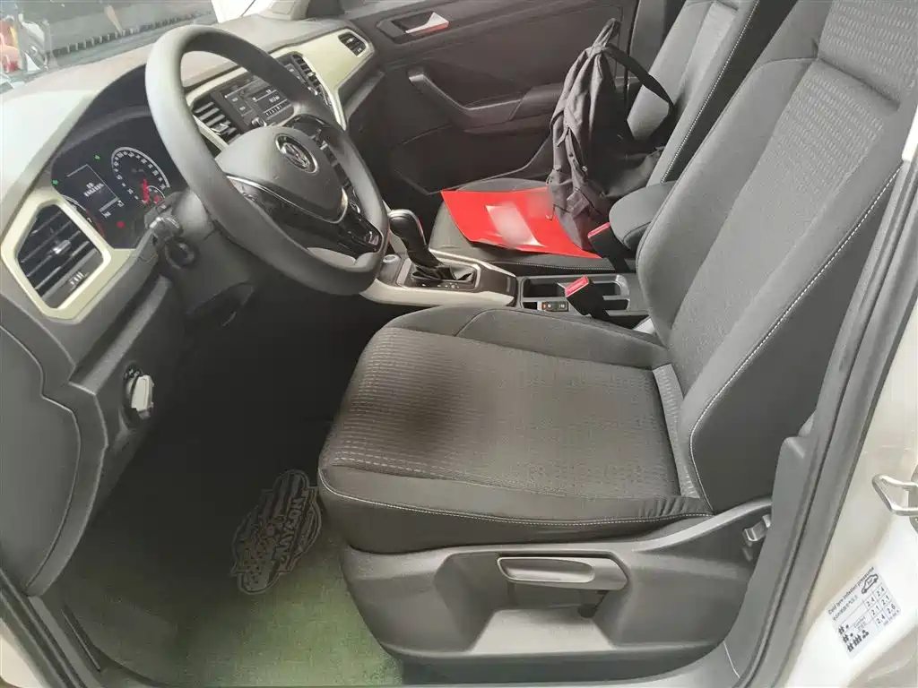Volkswagen T-ROC 2019 230TSI DSG 2WD Fashion Type China VI фото 7