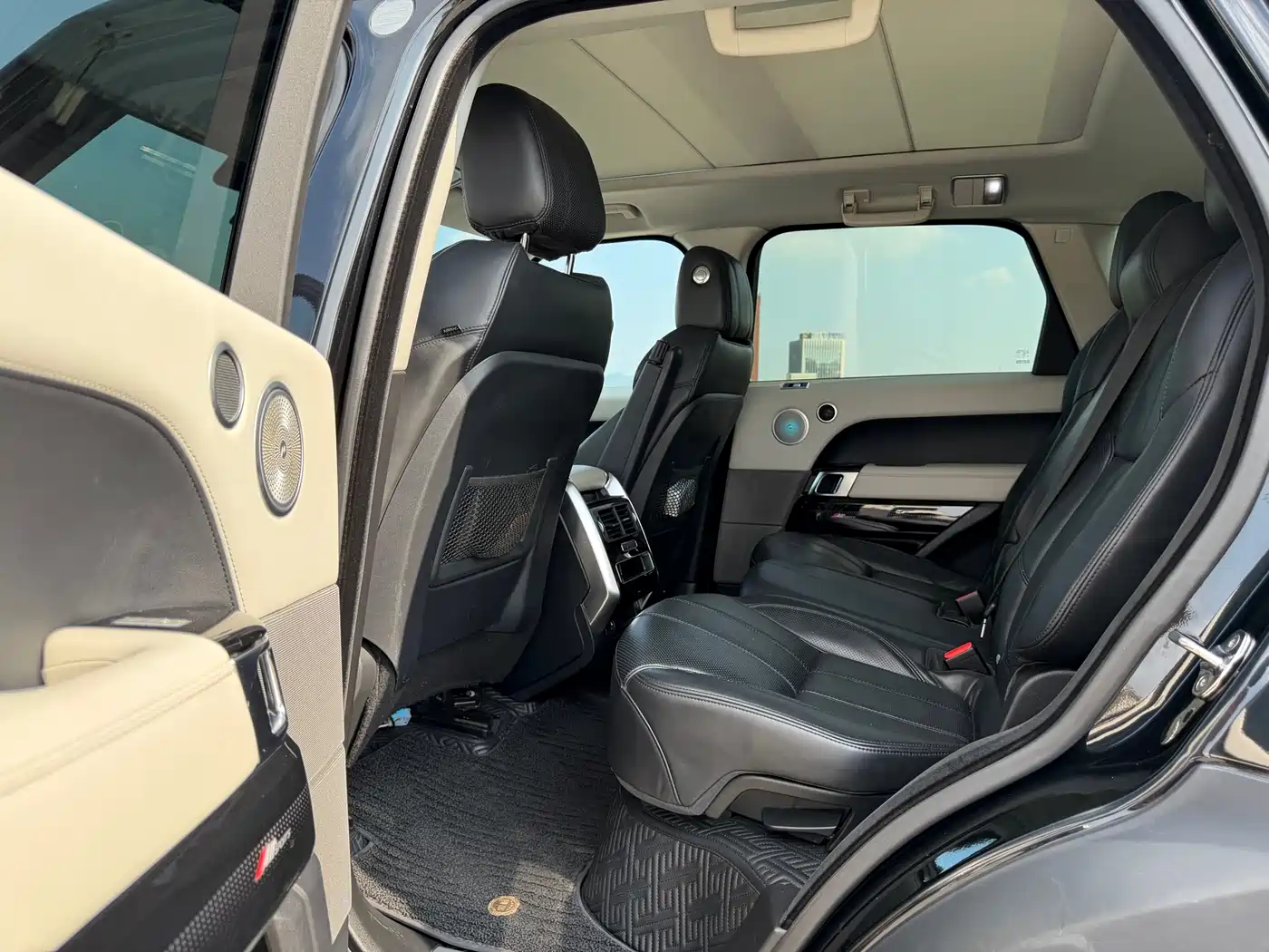 Land Rover Range Rover Sport 2015 3.0 SC V6 HSE фото 6