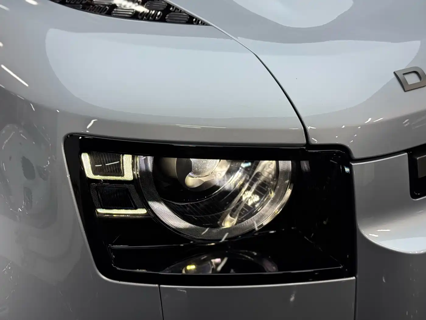 Land Rover Defender 2021 110 P400 X-DYNAMIC HSE фото 26