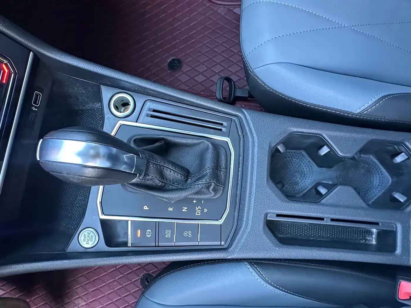 Volkswagen Lavida 2023 Facelift 1.5L Auto Starlight 5 Million Edition фото 12