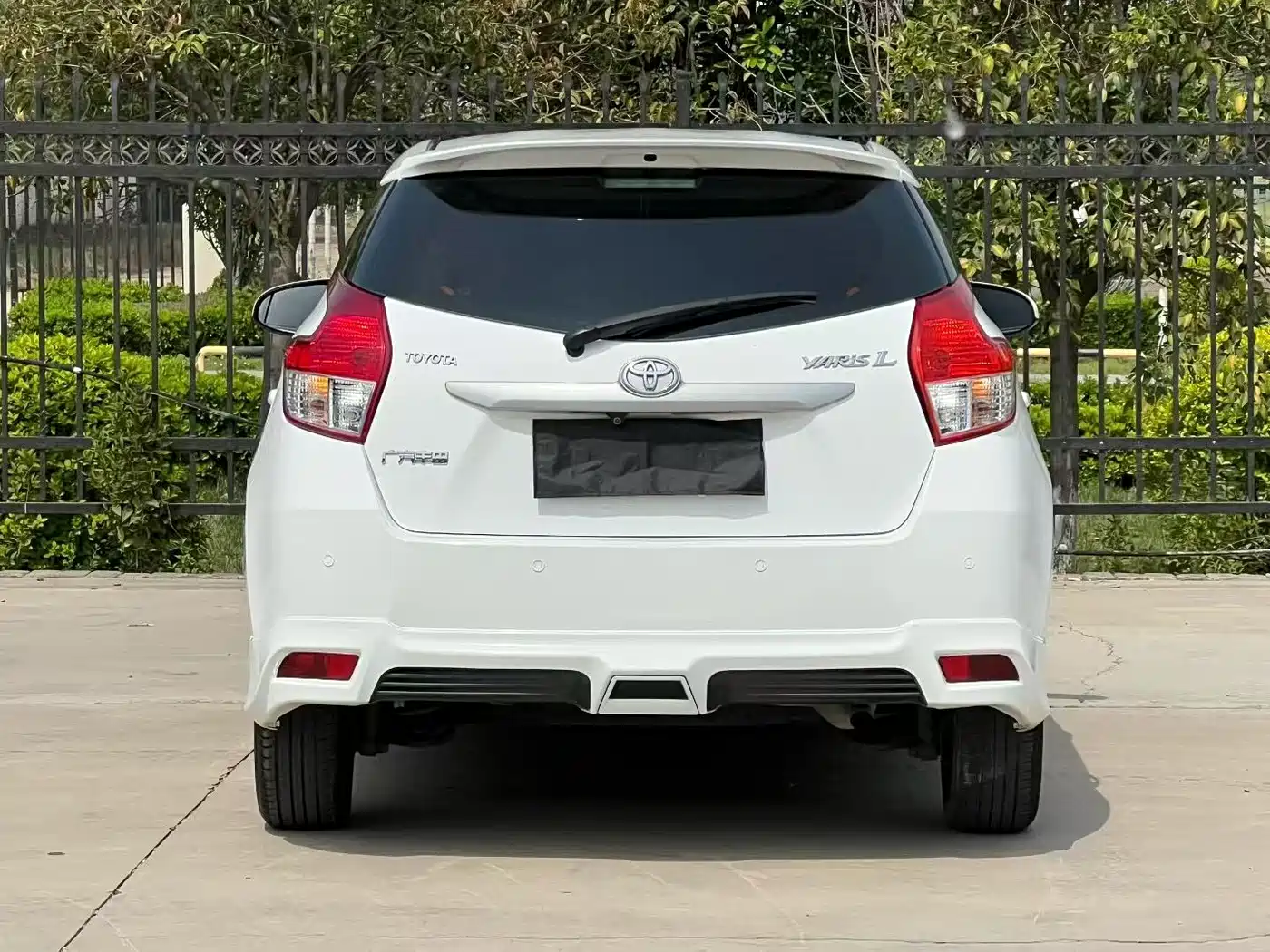 Toyota YARiS L Zhi Xuan 2016 1.5G Auto Sport Sunroof Edition фото 8