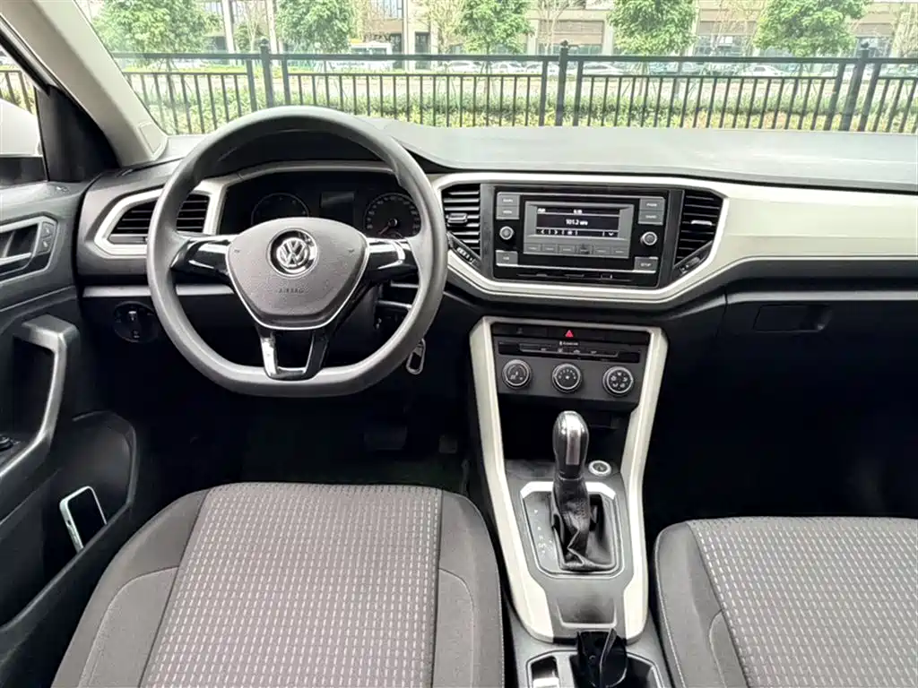 Volkswagen T-ROC 2019 230TSI DSG 2WD Fashion Type China VI фото 13