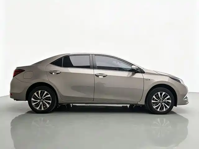 Toyota Corolla Twin Engine E+ 2020 1.8L E-CVT Comfort Edition фото 12