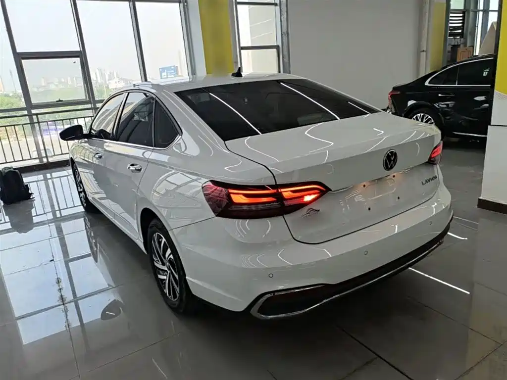Volkswagen Lavida 2023 1.5L Auto Five Million Edition фото 5