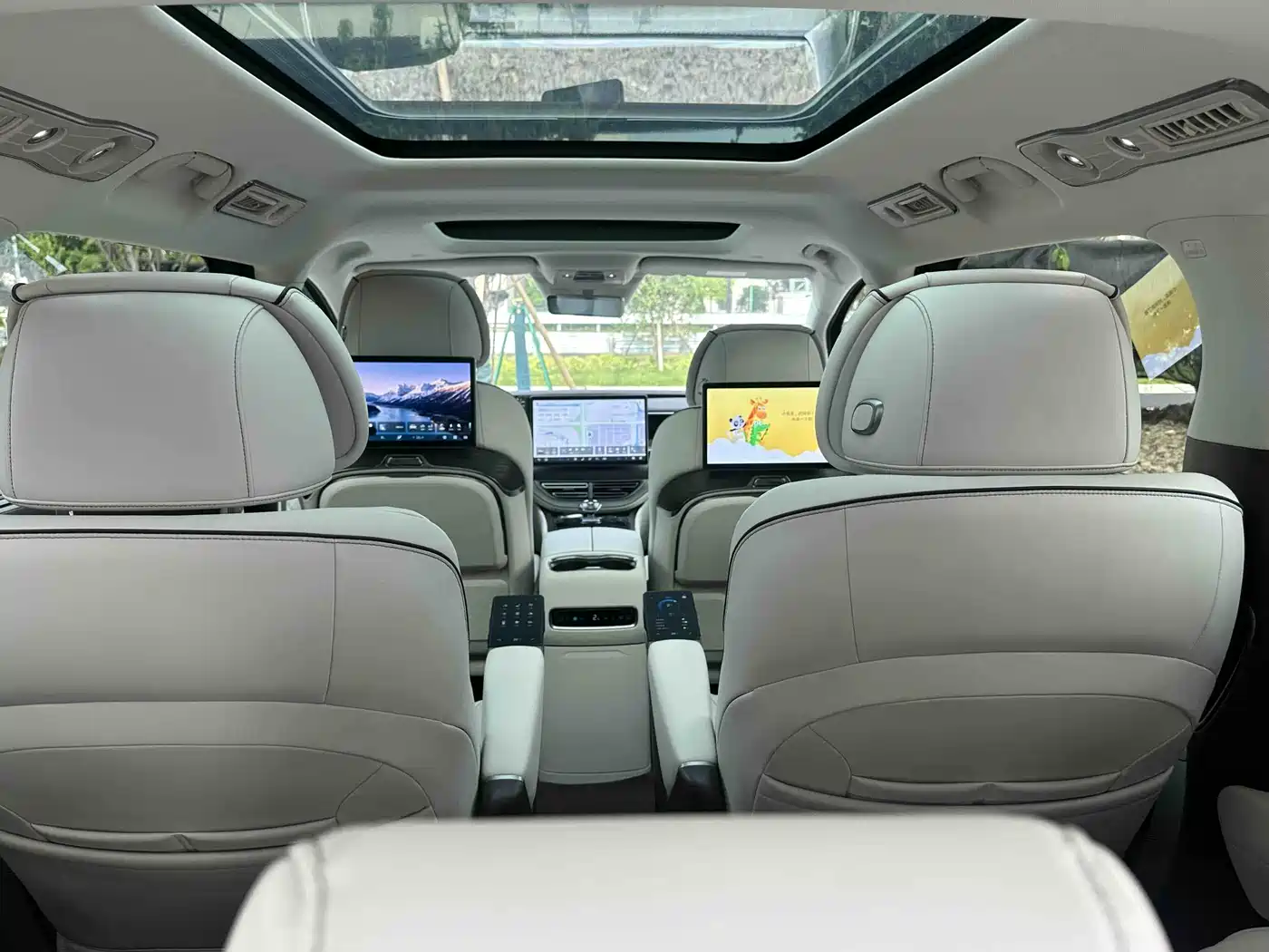 Denza D9 2024 DM-i 980 AWD Prestige фото 16