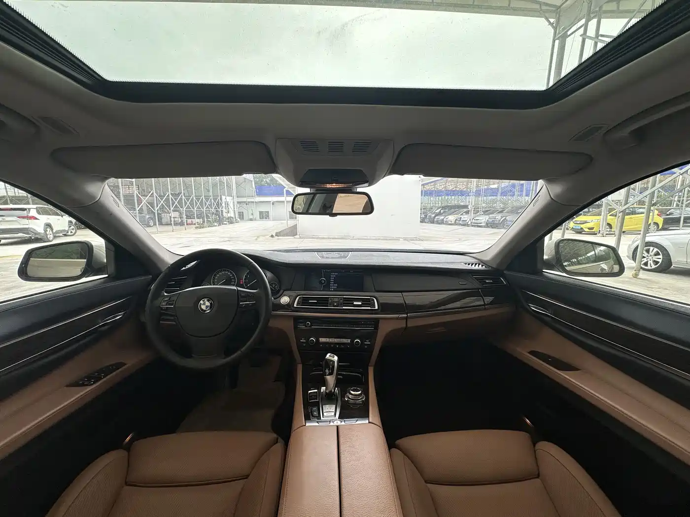 BMW 7 Series 2009 Model 740Li Leading Edition фото 6