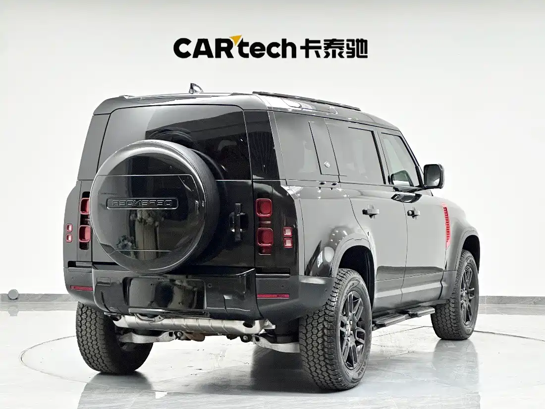 Land Rover Defender 2021 110 P400 SE фото 6
