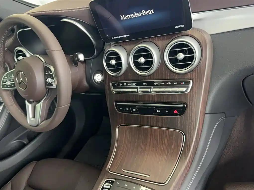 Mercedes-Benz GLC 2022 Facelift II GLC 260 L 4MATIC Sport Model фото 2