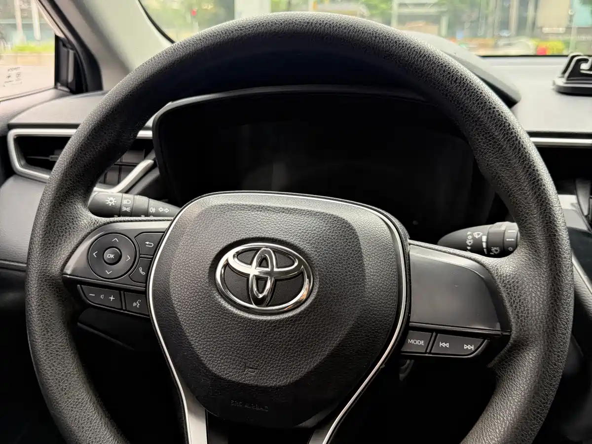 Toyota Frontlander 2024 2.0L CVT Elite Edition фото 15