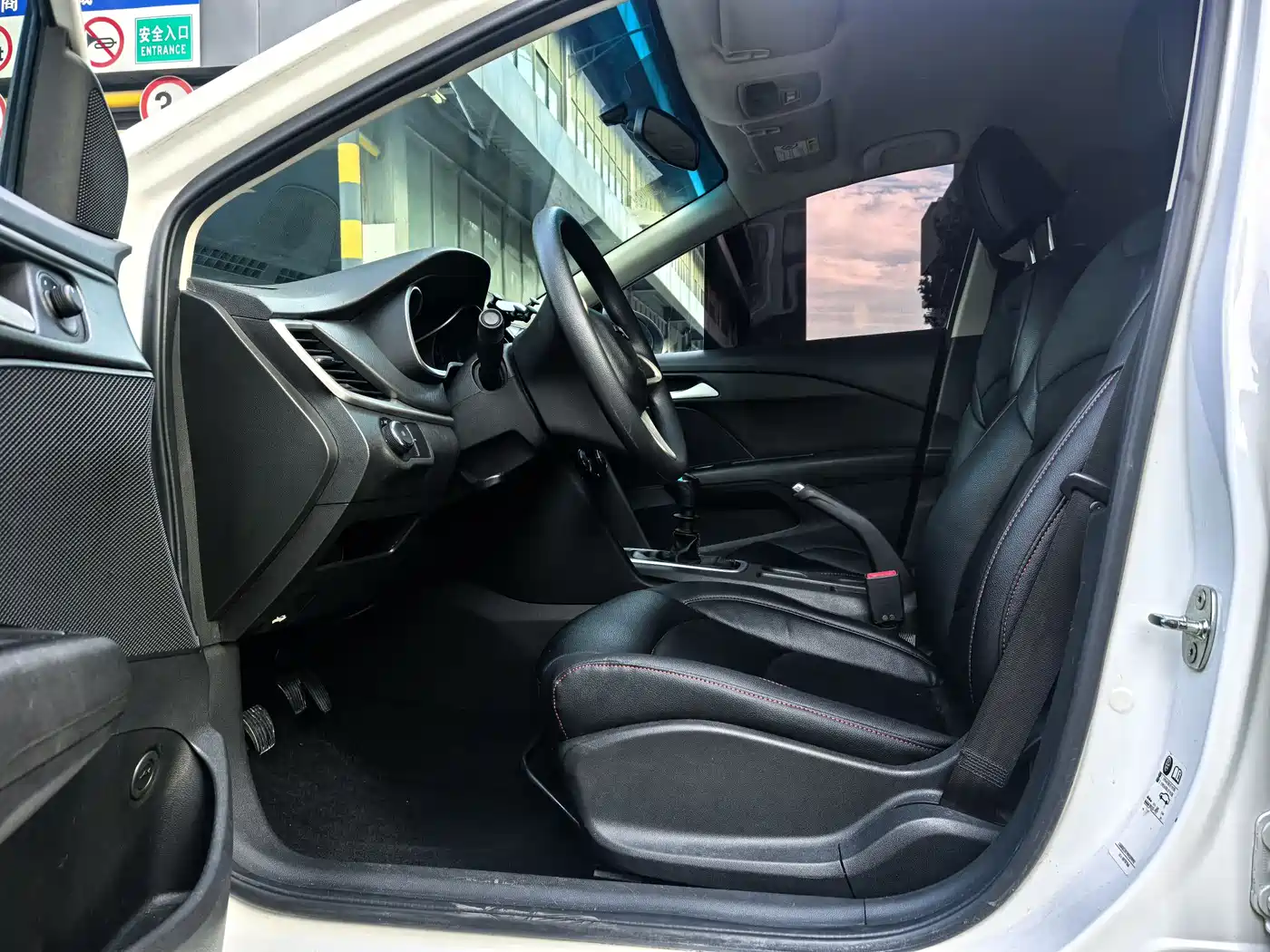Chevrolet Cavalier 2016 1.5L Manual Enjoyment Edition фото 7