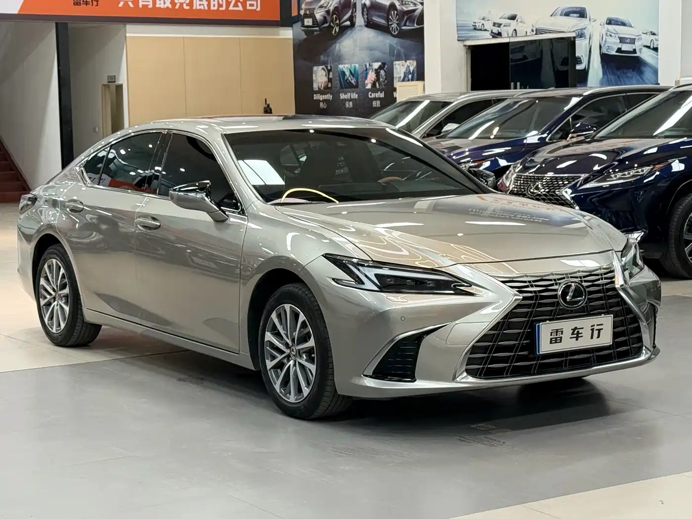 Lexus ES 2025 200 Ultimate Edition фото 3