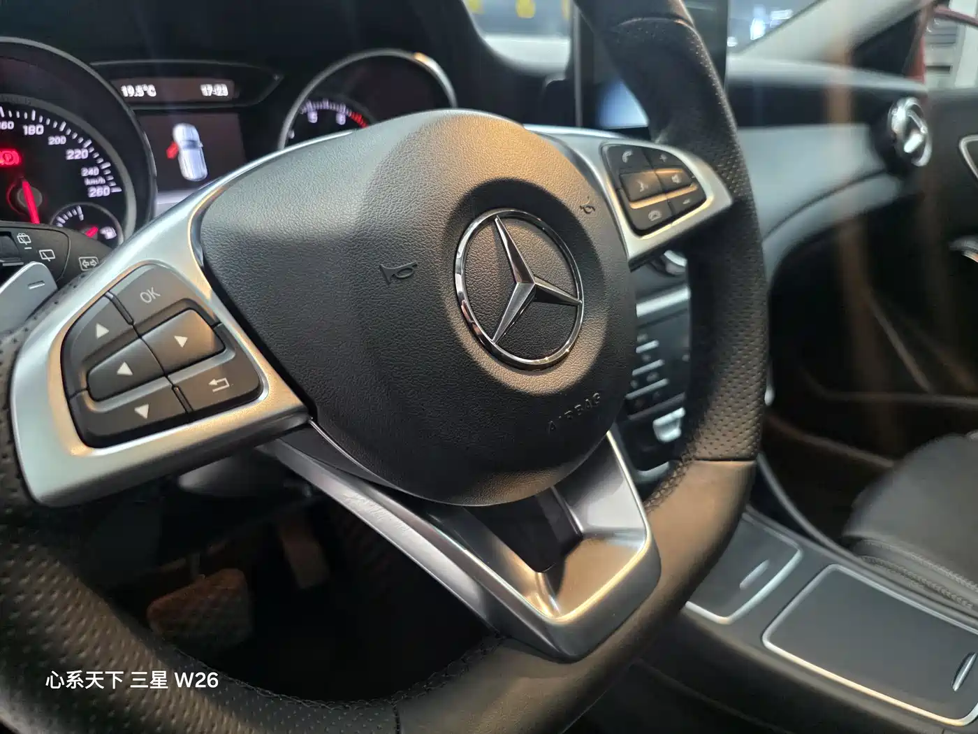 Mercedes-Benz GLA 2019 GLA 200 Dynamic фото 13